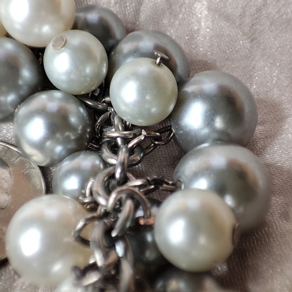 Faux White Gray Pearl Unsigned Cha Cha Necklace Pewter Tone - Picture 8 of 9